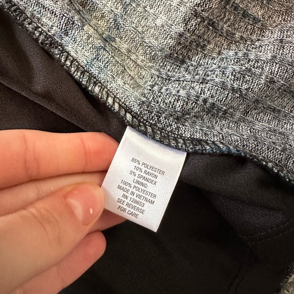 DB ESTABLISHED | Women’s Knit Cardigan - Picture 3 of 5